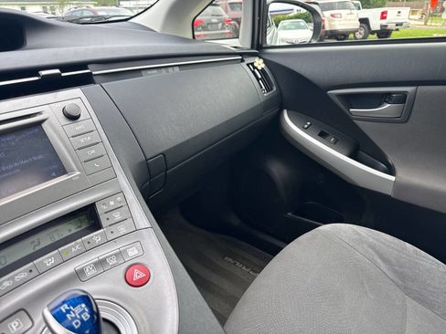 Used 2013 Toyota Prius Three w/ Solar Roof Pkg FWD image 25