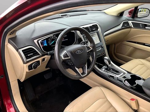 Used 2014 Ford Fusion SE w/ Equipment Group 202A FWD image 20