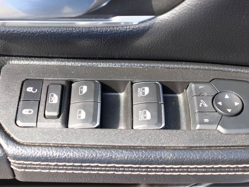 Used 2025 RAM 1500 Laramie AWD/4WD image 50