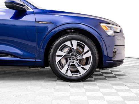 Used 2022 Audi e-tron Premium Plus w/ Premium Plus Package image 36
