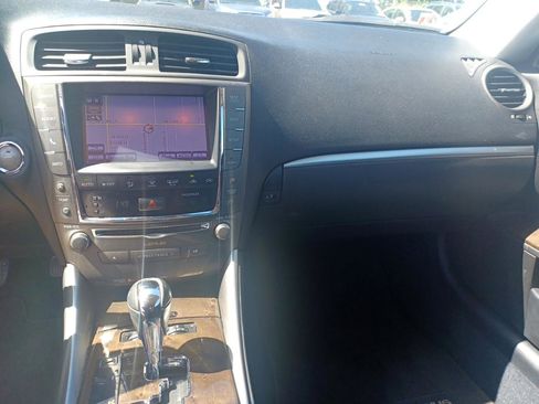 Used 2013 Lexus IS 250C w/ Luxury Pkg RWD image 12