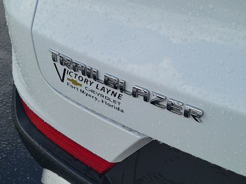 Used 2025 Chevrolet TrailBlazer LT FWD image 6