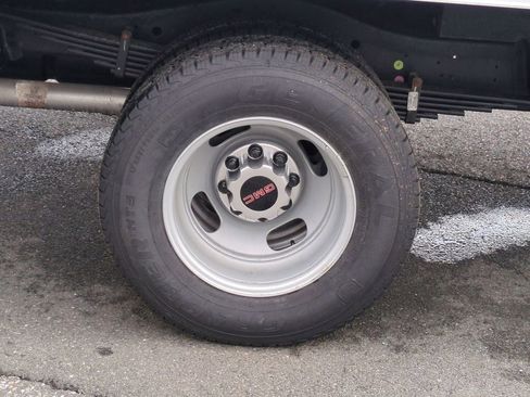 New 2025 GMC Savana 4500 w/ Power Convenience Package image 18