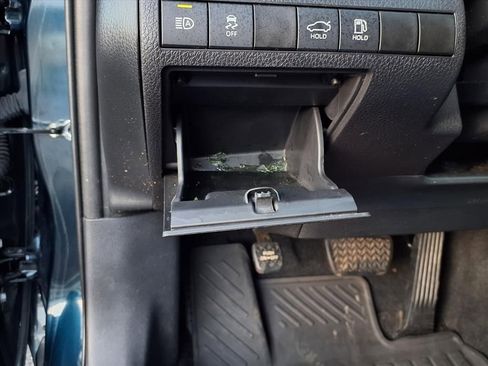 Used 2020 Toyota Camry LE image 20