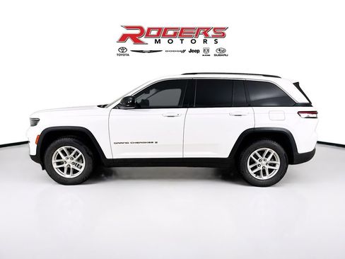 Certified 2023 Jeep Grand Cherokee Laredo X AWD/4WD image 4