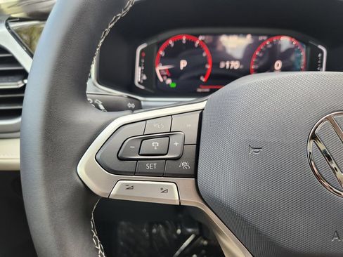 New 2026 Volkswagen Taos SEL AWD/4WD image 17