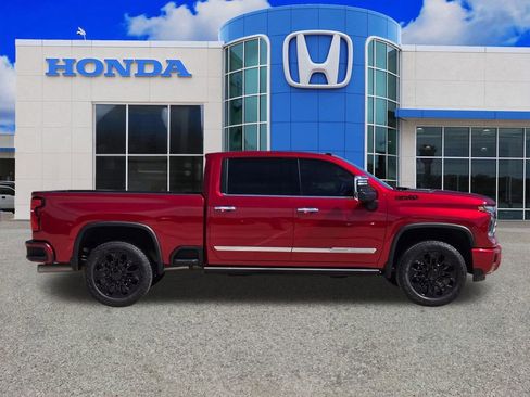 Used 2025 Chevrolet Silverado 2500 High Country w/ High Country Premium Package AWD/4WD image 2
