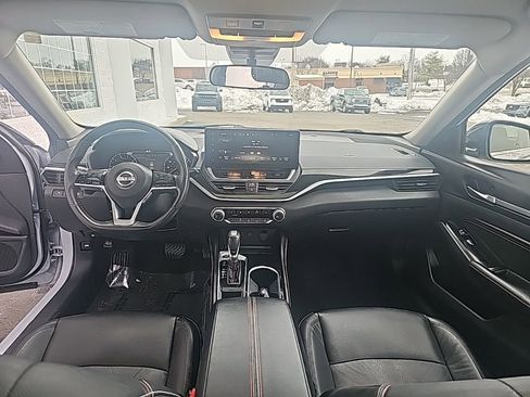 Used 2023 Nissan Altima 2.5 SR w/ SR Premium Package image 12