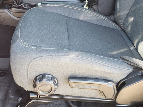 Used 2025 Jeep Wrangler Sport image 23