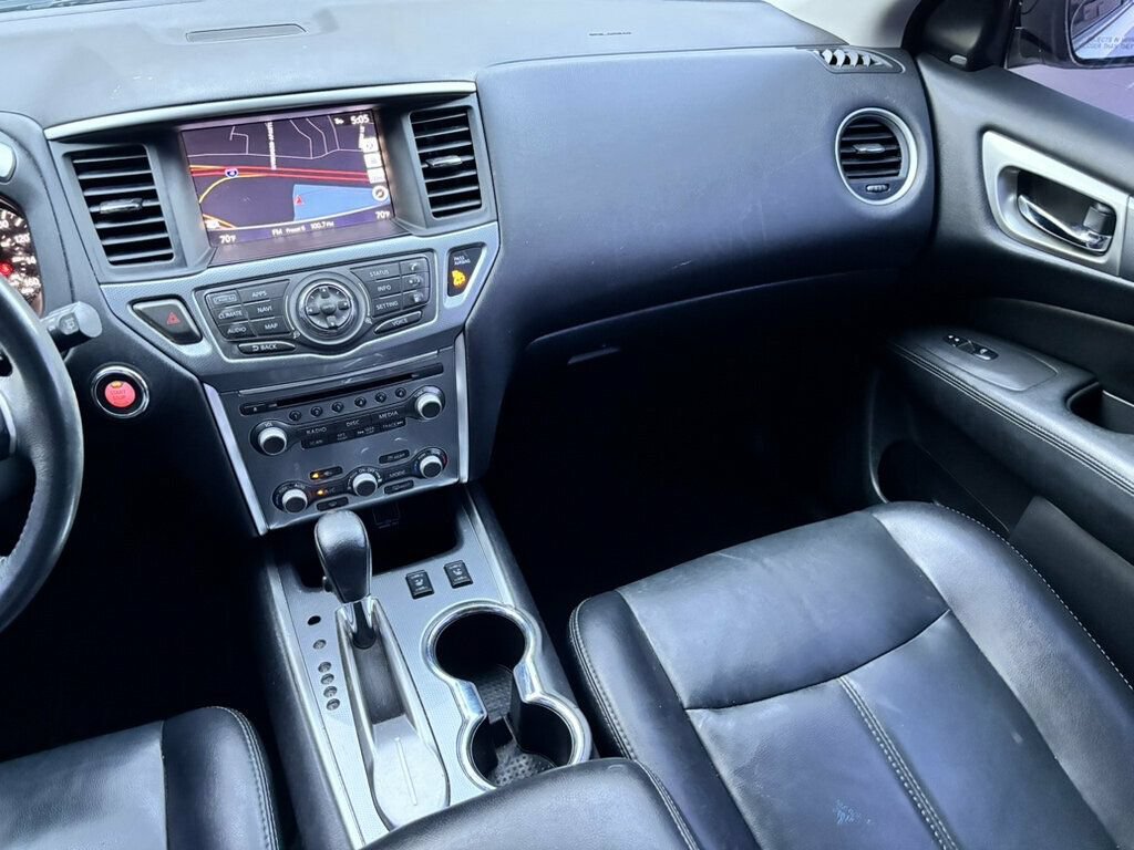 Used 2018 Nissan Pathfinder SL FWD image 24