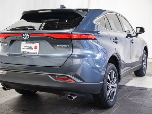 Used 2021 Toyota Venza LE image 4