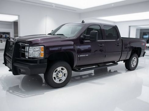 Used 2008 Chevrolet Silverado 2500 LT w/ 2LT Convenience Package AWD/4WD image 1