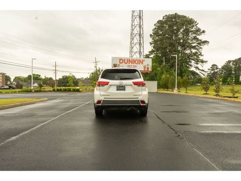 Used 2017 Toyota Highlander Limited Platinum AWD/4WD image 6