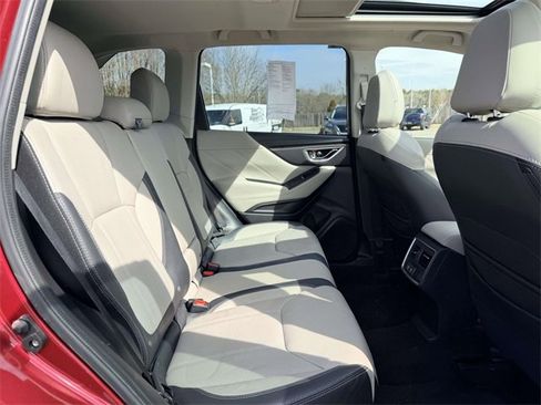 Used 2021 Subaru Forester Limited image 13
