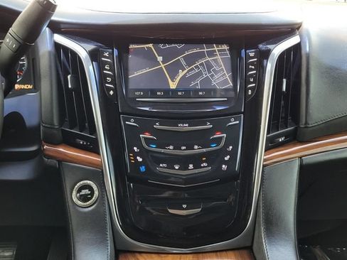 Used 2015 Cadillac Escalade Premium AWD/4WD image 33