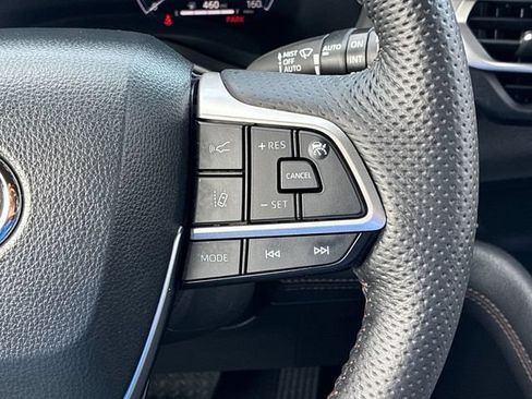 Used 2026 Toyota Sienna Platinum AWD/4WD image 27