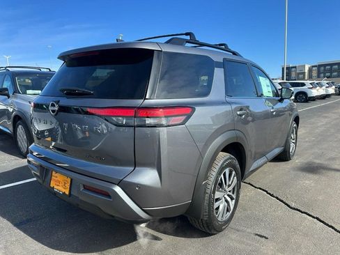 Used 2026 Nissan Pathfinder SL AWD/4WD image 3