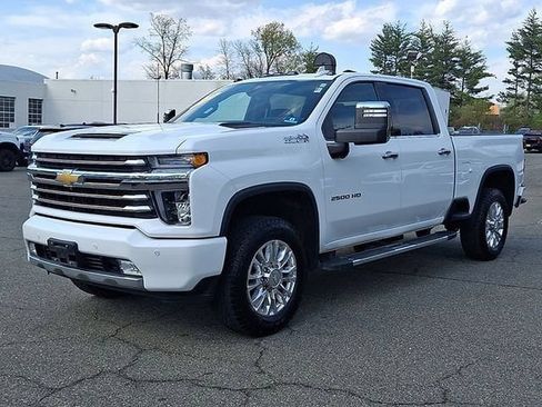 Used 2020 Chevrolet Silverado 2500 High Country w/ Z71 Off-Road Package AWD/4WD image 3