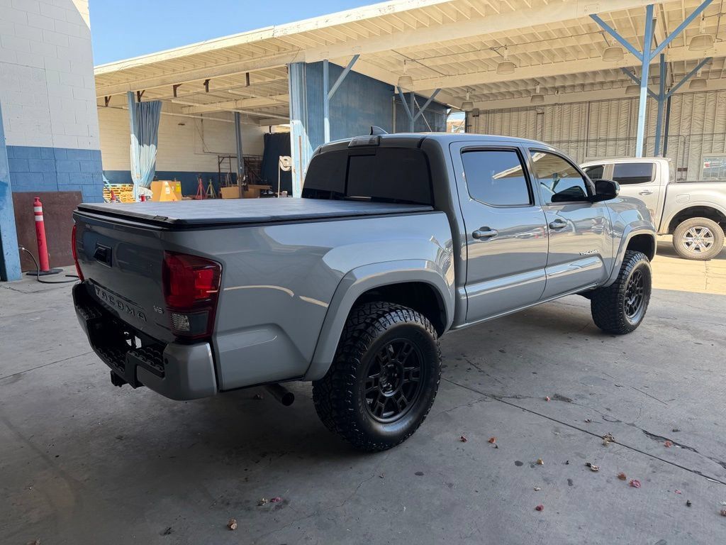Used 2019 Toyota Tacoma TRD Sport w/ Technology Package RWD image 4