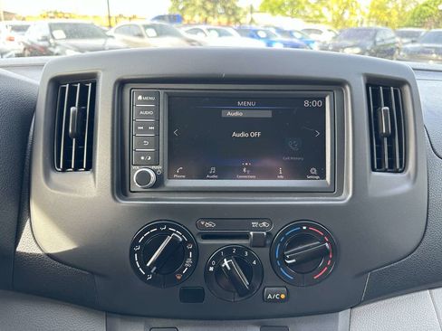 Used 2020 Nissan NV200 S image 21