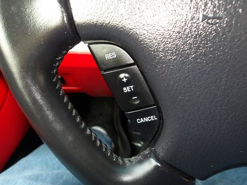 Used 2004 Ford Thunderbird RWD image 12