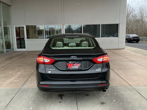 Used 2015 Ford Fusion SE image 21