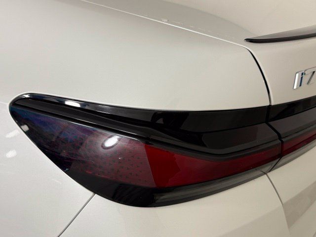 Used 2024 BMW i7 xDrive60 AWD/4WD image 14