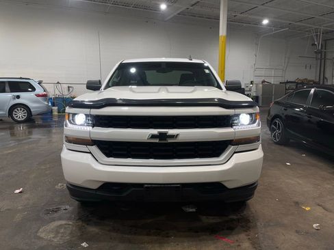 Used 2017 Chevrolet Silverado 1500 Custom w/ Custom Convenience Package image 2
