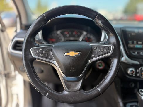 Used 2018 Chevrolet Equinox LT w/ Sun & Infotainment Package AWD/4WD image 25