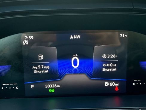 Used 2023 Volkswagen Taos SE w/ Panoramic Sunroof Package FWD image 10