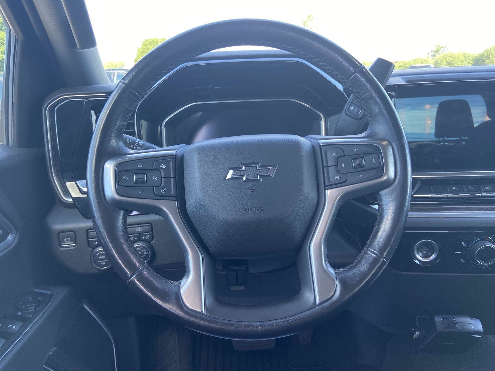 Used 2022 Chevrolet Silverado 1500 RST AWD/4WD image 28