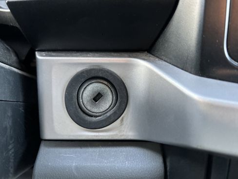 Used 2024 Ford F250 XLT AWD/4WD image 17