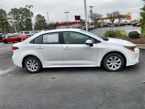 New 2026 Toyota Corolla LE image 9