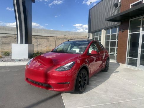 Used 2022 Tesla Model Y Long Range AWD/4WD image 4