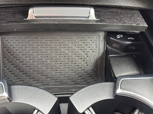 Used 2021 Mercedes-Benz GLE 350 4MATIC image 18