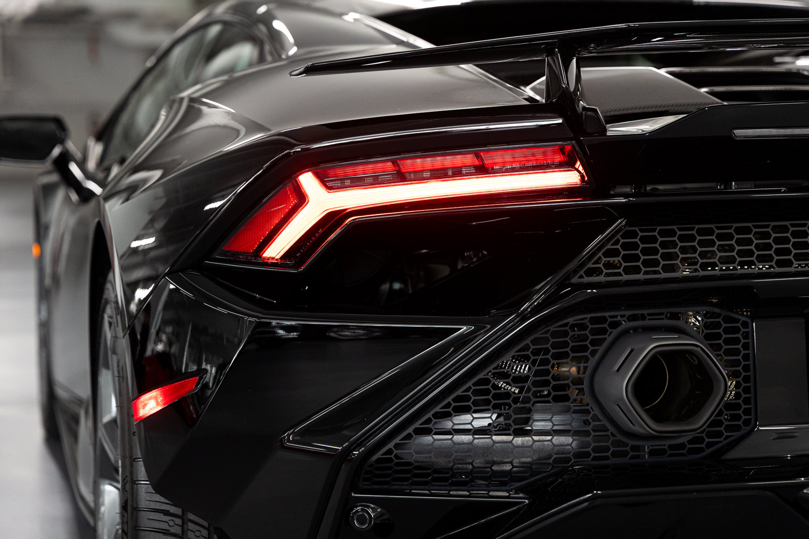 Used 2023 Lamborghini Huracan Tecnica RWD image 20