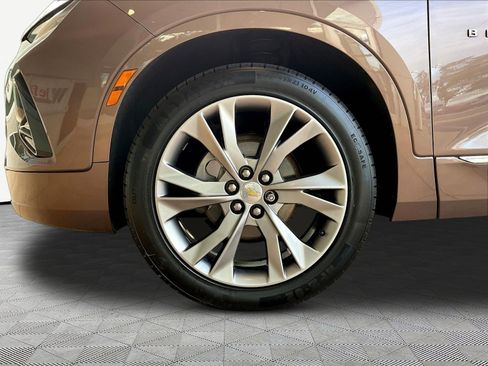 Used 2019 Chevrolet Blazer Premier w/ Sun and Wheels Package FWD image 32