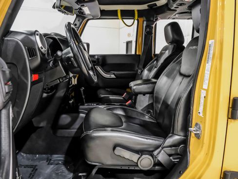 Used 2014 Jeep Wrangler Unlimited Rubicon image 35