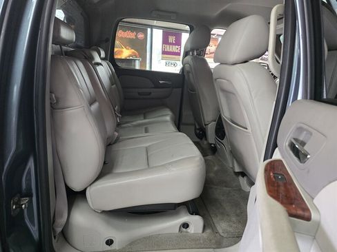Used 2011 Chevrolet Avalanche LT w/ Regional Value Package RWD image 17
