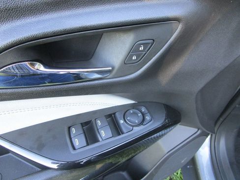 Used 2025 Chevrolet Trax LT w/ LT Convenience Package FWD image 20