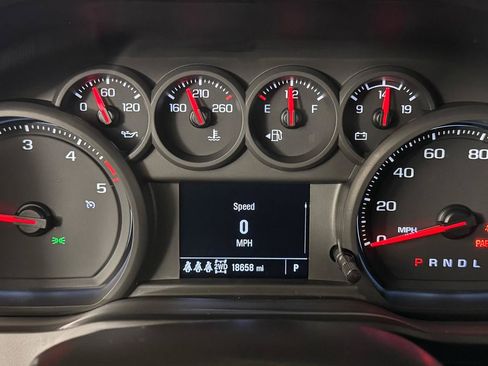 Used 2025 Chevrolet Silverado 2500 Custom w/ Custom Value Package image 20