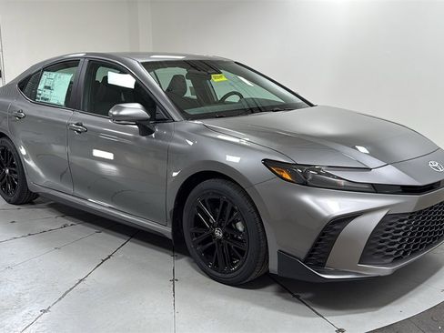 New 2026 Toyota Camry SE image 3