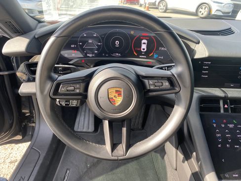 Used 2022 Porsche Taycan image 12