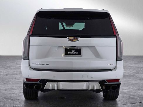Used 2023 Cadillac Escalade ESV V image 4