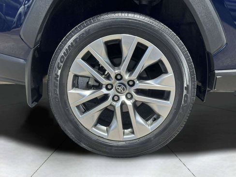 Used 2022 Toyota RAV4 Limited FWD image 68