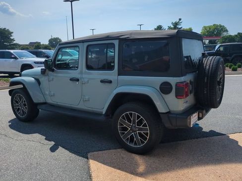 Used 2023 Jeep Wrangler Unlimited Sahara AWD/4WD image 6