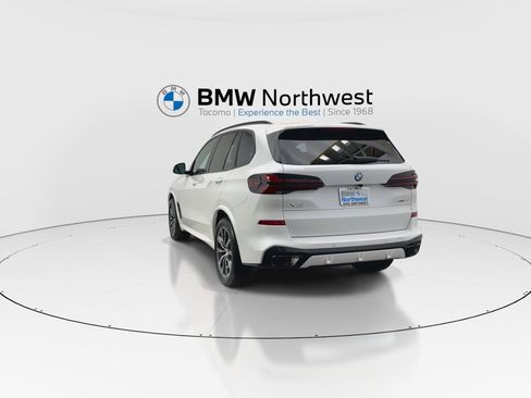 New 2026 BMW X5 xDrive40i w/ M Sport Package AWD/4WD image 13