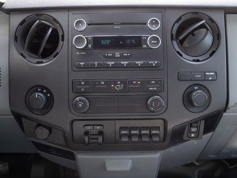 Used 2011 Ford F450 XL w/ PWR Equipment Group image 27