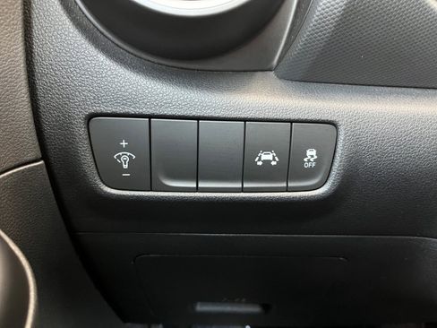 Used 2020 Hyundai Kona SE AWD/4WD image 29
