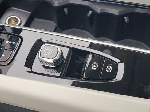 New 2026 Volvo XC60 T8 Ultra w/ Climate Package AWD/4WD image 26